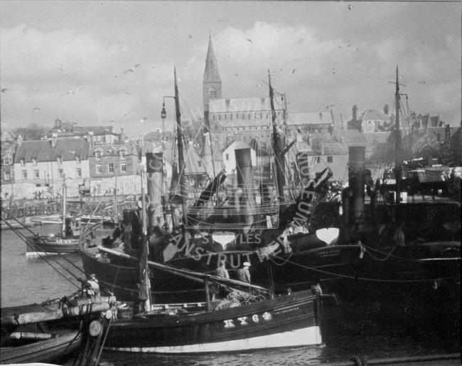 Anstruther harbour, 1938. 