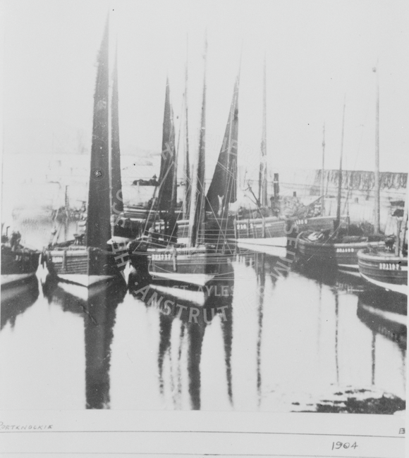 Zulus in harbour, Portknockie, 1904