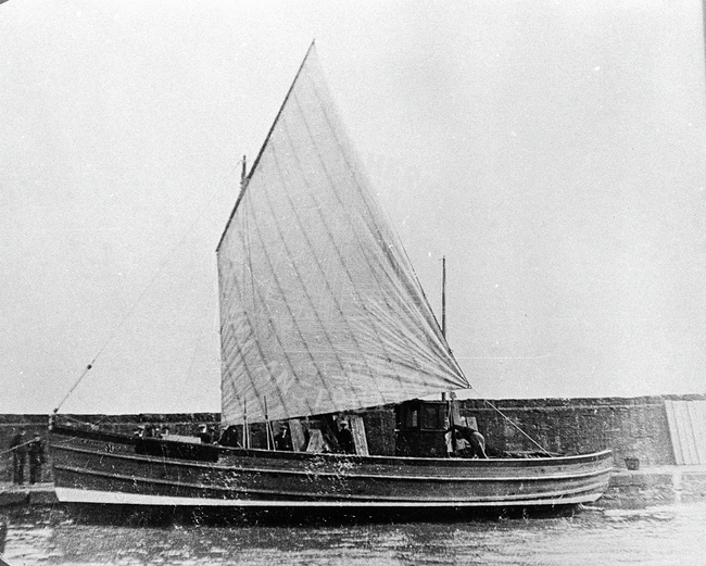 'Falcon', CN97, in harbour, St Monans, 1922.