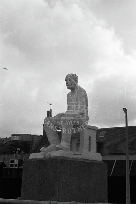 Statue, Findochty, 1985.