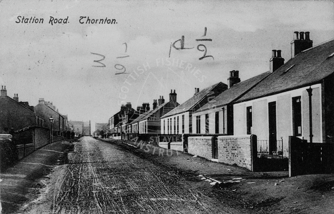 Postcard entitled 'Station Road, Thornton'.