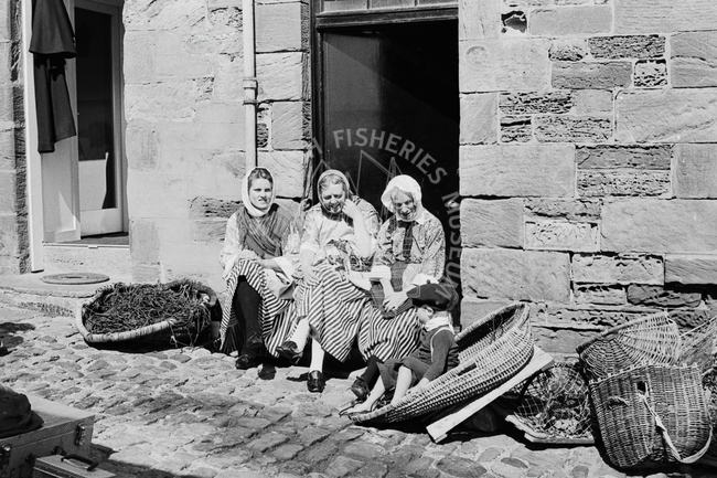Newhaven fishwives being filmed, Crail