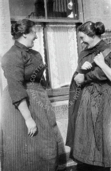 Portrait of two fishwives, Fisherrow, c.1920s.