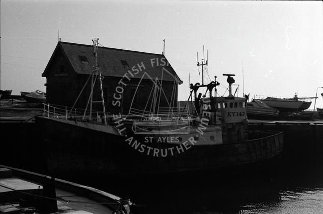 'Adelphi' KY147 at Anstruther Harbour, 1984.