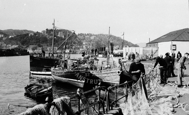 Mending nets, North Pier, Oban. 1948.