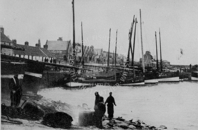 Tarring Ropes, Port Seton, pre 1914
