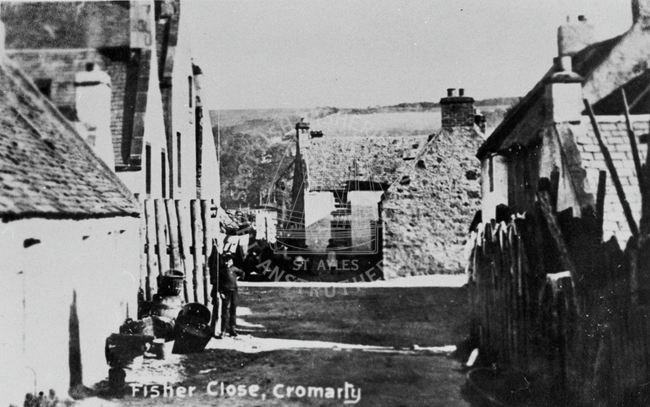 Postcard entitled 'Fisher Close, Cromarty'