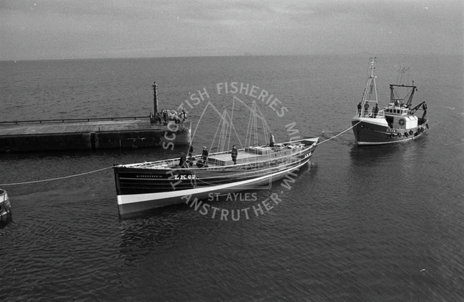 Zulu 'Research' LK62 being towed into Anstruther