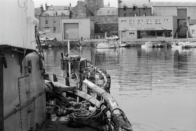 'Billy Cowes' towing 'Radiation', Fraserburgh