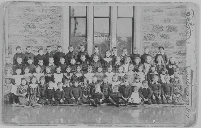 A class at Cellardyke School, ca.1904. 