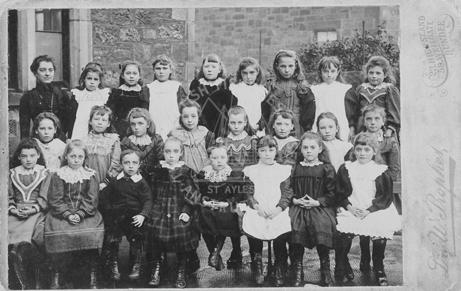  A class at Cellardyke School, ca. 1902. 