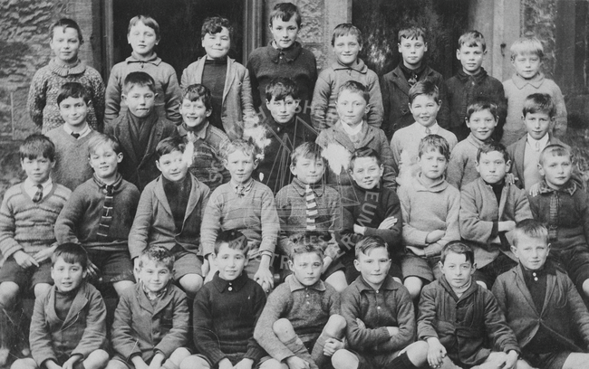 Boys posing for school photograph at Cellardyke