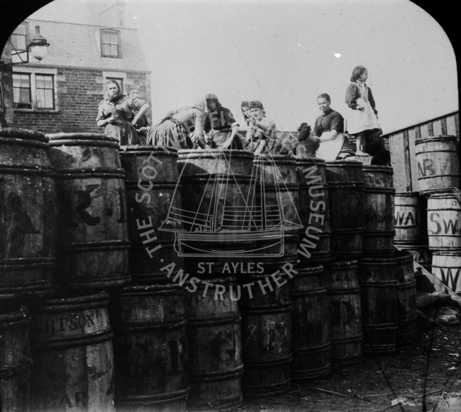 Fisherlasses at Cromwell House, Dunbar, 1900s.