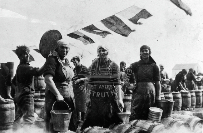 Fisherlasses pickling barrels of herring, Wick.