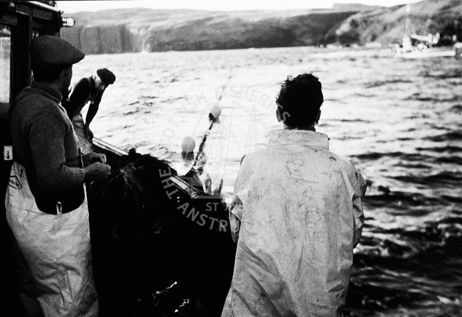 Fishermen shooting a ringnet