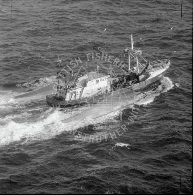 HD42, a Dutch beam trawler at sea in 1982