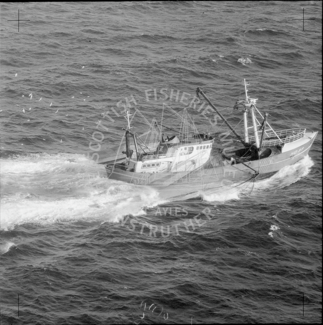 HD99 a beam trawler at sea in 1982