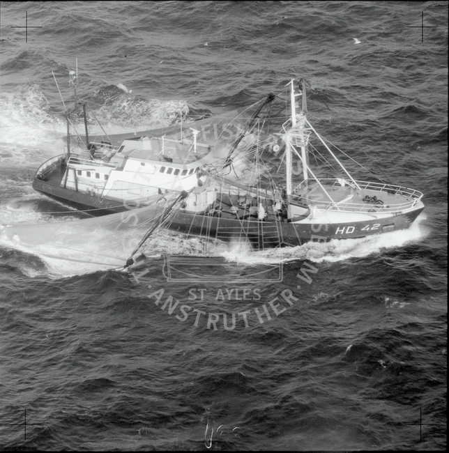 HD42, a beam trawler at sea in 1982