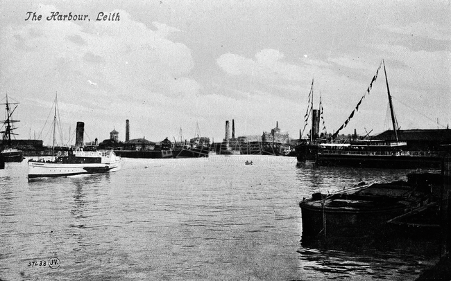 Postcard entitled 'The Harbour, Leith'.