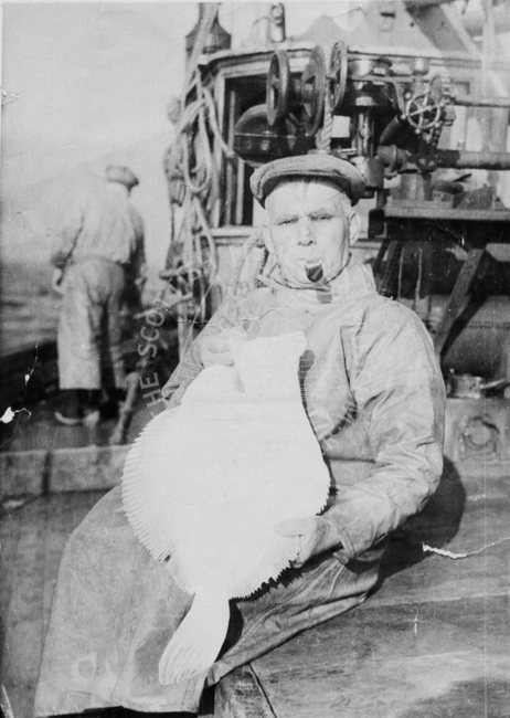 Sandy Parker onboard 'Winaway', KY279, May 1942.